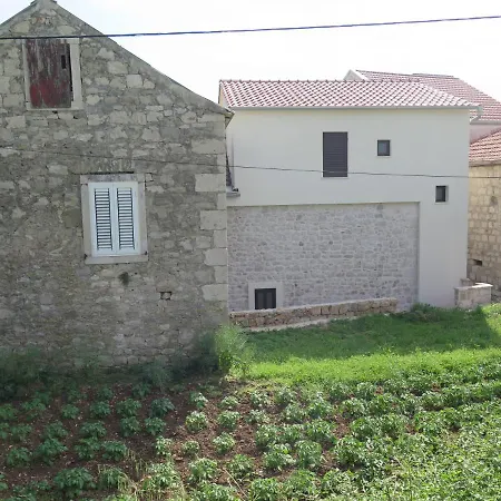 Hébergement de vacances 3bdr Old House On Island Hvar *